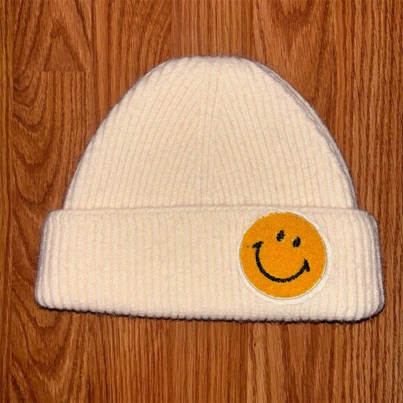 Ivory Smiley Face Beanie Unisex Winter Knit Hat - Picture 1 of 3